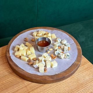 Сирна тарілка 300 г