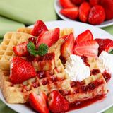 Gofre De Fresas Con Nata