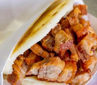 Chicharrón con arepa (1 ud.)