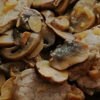 Cerdo con champiñones