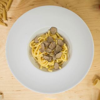 Spaghettoni al tartufo nero