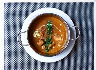 Корма с  агнешко месо