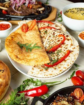 Jantyki Z mięsem, serem i pomidorami