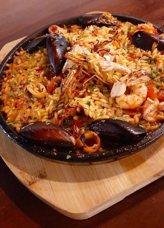 Paelja sa morskim plodovima i šafranom 400 gr