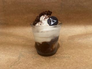 Semifreddo alla nocciola con cremino al cioccolato e biscottini