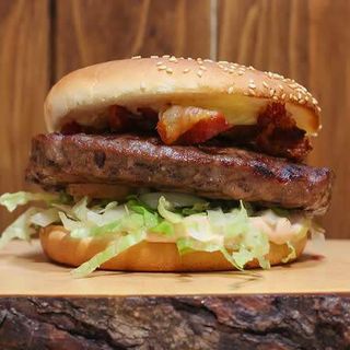 Hamburger Dallas bacon menù