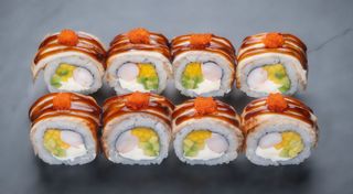 Філадельфія-роял з вугрем та манго