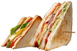 Sandwich Club de pollo asado