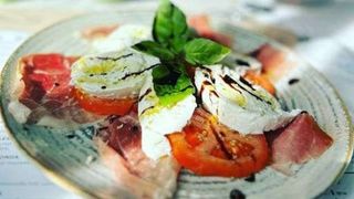 Crudo E Caprese Di Bufala