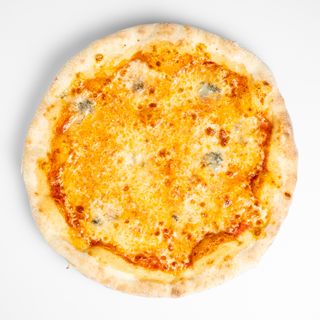 Pizza s čvarcima i sirom
