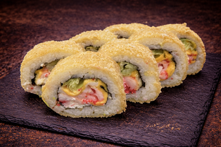 Смажений рол з креветкою