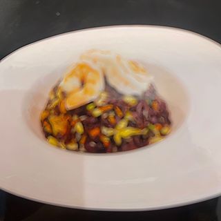 249 riso nero saltato con verdure e gamberi