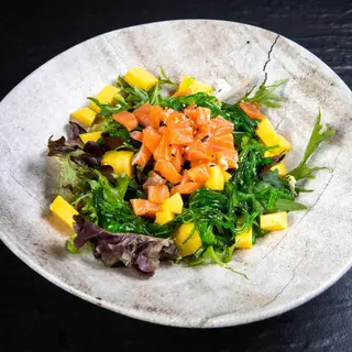 Ensalada De Salmón Con Mango