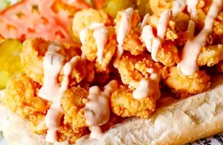 Bocadillo De Pollo Y Gambas