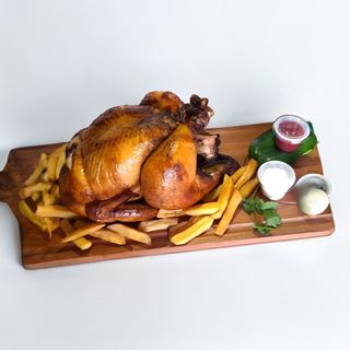 29.  Pollo  entero Con Patatas