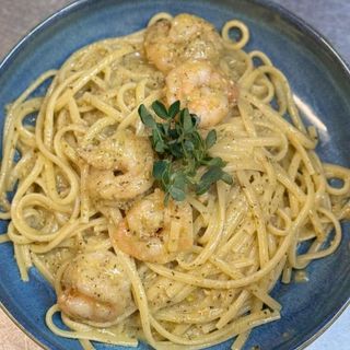 Linguine con gambereti & pesto di pistachio