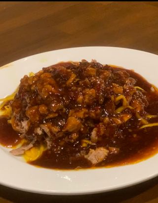 Cerdo Asado Con Salsa Picante