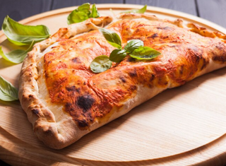 Calzone de jamón y bacon