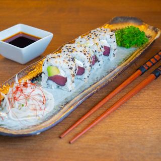 Uramaki atún california