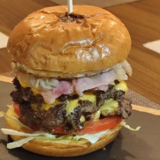 Smash Burger con patatas fritas