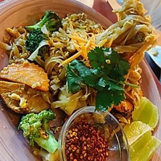 Pad Si Eiw Con Langostinos