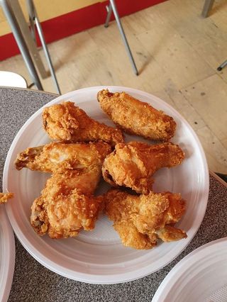 Menù piatto alette di pollo