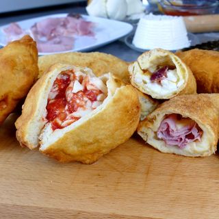 2 panzerotto, 2 cucuruchos, 2 refresco, 2 mini panzerotto con nutella