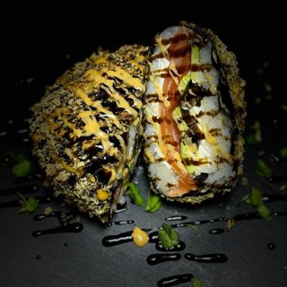 Суші  бургер з лососем, 300гр.