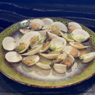 Almejas Con Ajo Y Perejil