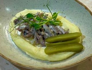 Біфстроганов з картопляним пюре (260г)