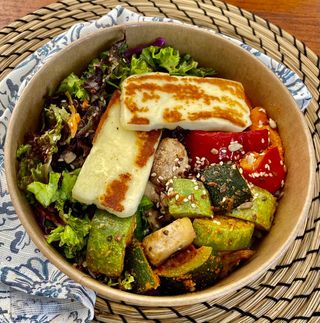 Halloumi cu legume la cuptor