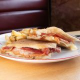 BACON LOMO y queso fundido