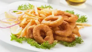Combo calamares + patatas fritas + bebida