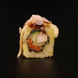 67 Uramaki zafferano
