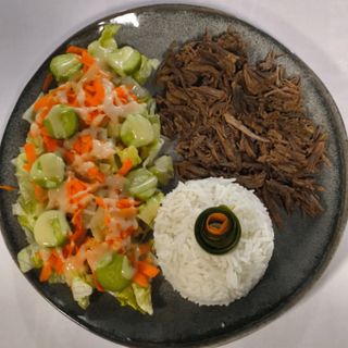 Телешко дърпано с жасминов ориз