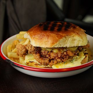 Spicy honey chicken burger (450г)