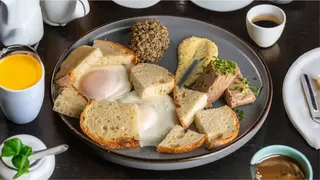 La birou breakfast
