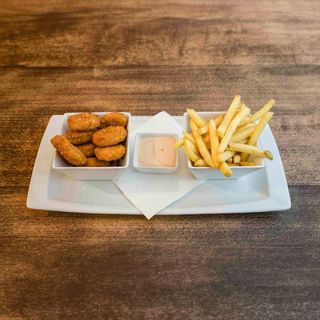 Nuggets con patatas