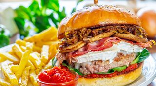 Burger au fromage de chèvre + Frites