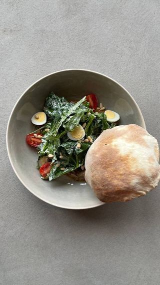 Салат с телятиной в имбирном соусе