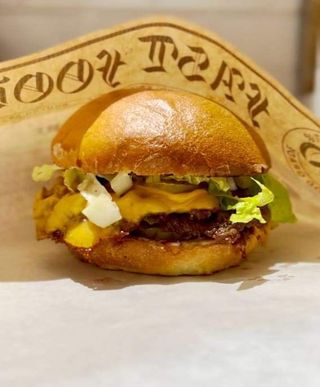 Smash Cheese Burger + Frites + Boisson