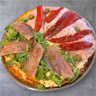 Rúcula y Jamón Serrano + Jamón York y Morrón 