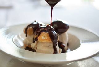 Profiteroles (Ración)
