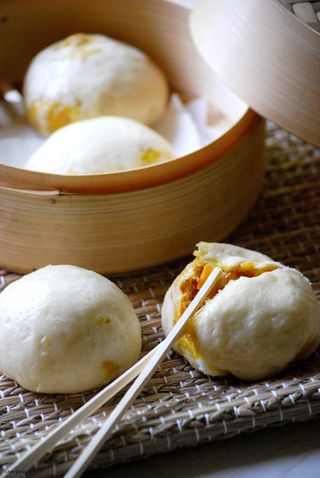 Pan Chino Frito Relleno De Pollo (2 Uds.)