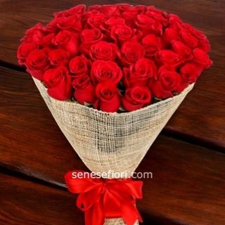 mazzo 9 rose rosse stelo lungo 