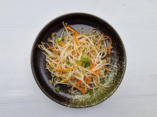 Germogli di soia saltati in padella