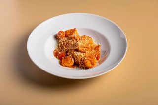 Спагетти с тигровыми креветками.