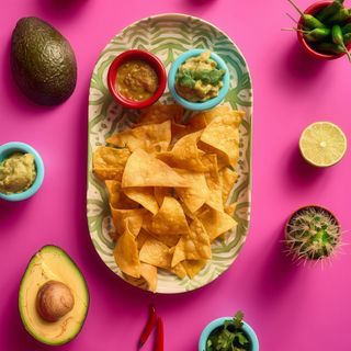 Totopos y guacamole