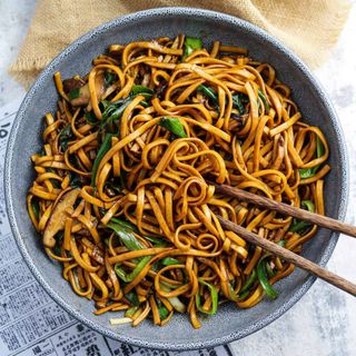 R18. Nabe yaki ramen