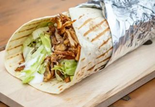 Menú rollo de kebab de pollo